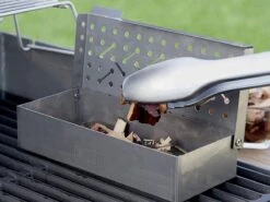 Weber Universal Smoker 7576 7 Weber Universal Smoker 7576 -Outdoor Furniture affumicatoio contest