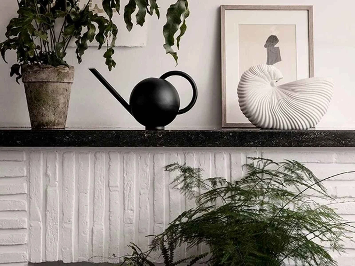 Ferm LIVING Orb Watering Can - Black 6 Ferm LIVING Orb Watering Can - Black - Image 4