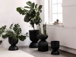Ferm LIVING Hourglass Pot - Black 22 Ferm LIVING Hourglass Pot - Black -Outdoor Furniture hourglass pot famly ferm living indoor