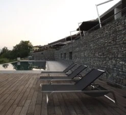 L3 Stackable Sun Lounger -Outdoor Furniture l3 lettino con tavolino ambiente coro