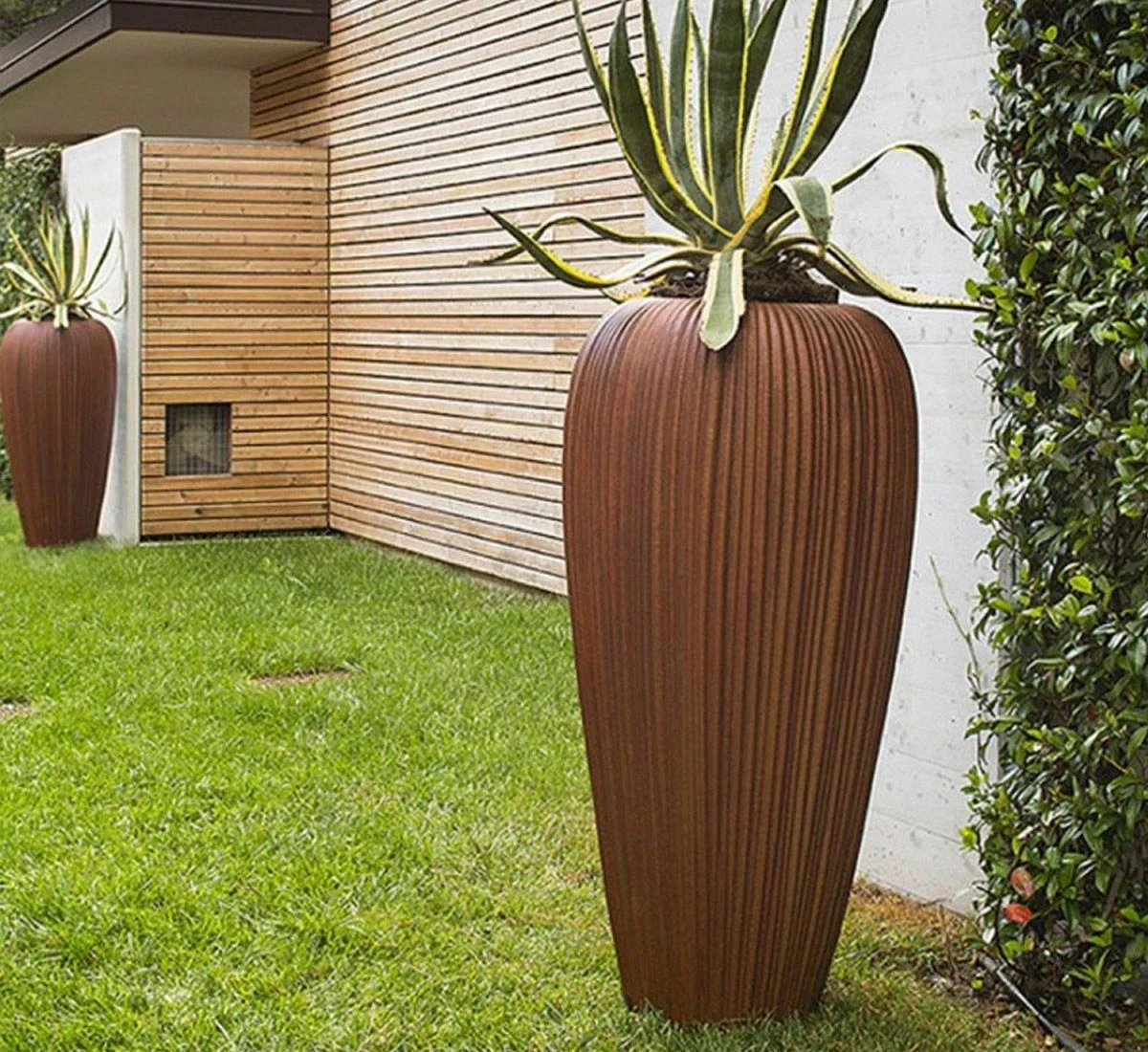 Skin L Oxidized Vase 5 Skin L Oxidized Vase - Image 3