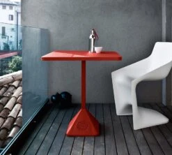 TNP Table H. 100 -Outdoor Furniture tnp tavolo rosso corallo ambiente kristalia 2